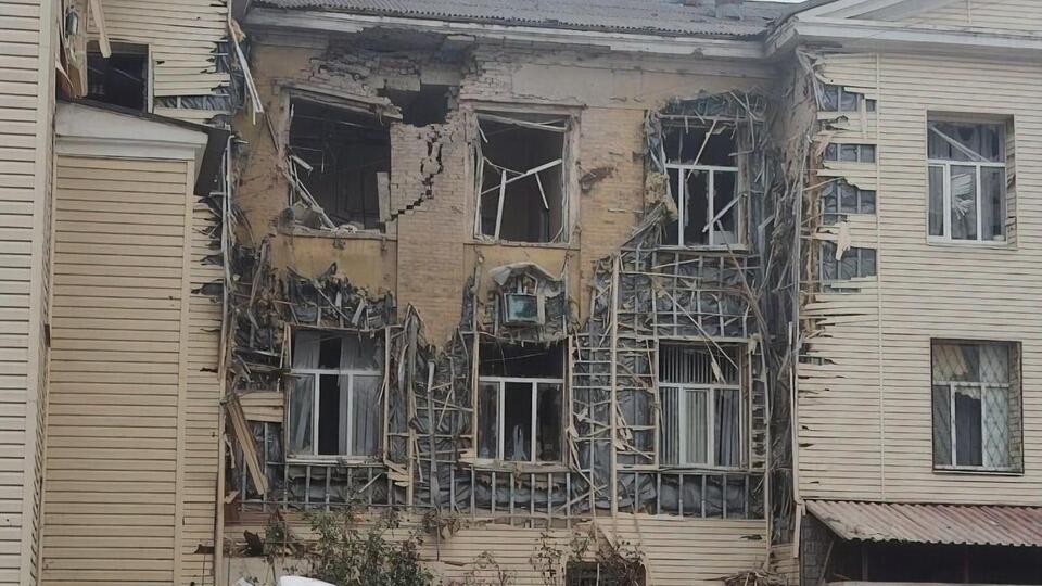 Окупанти обстрілюють в Україні цивільні об'єкти