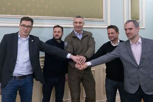 Кличко показал мерам четырех европейских городов разрушенные от российских обстрелов здания