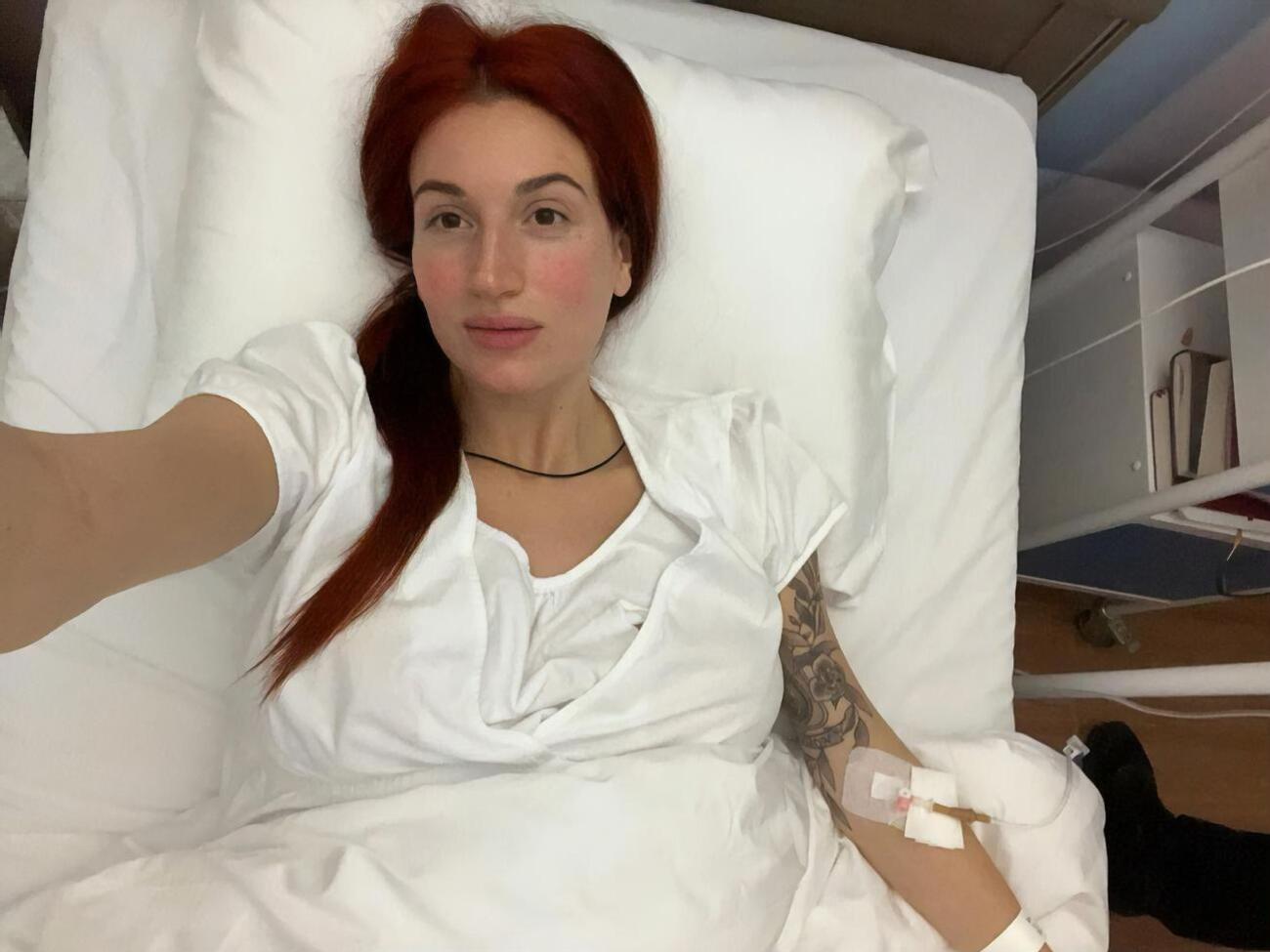 Эмеральд:&nbsp;Я не секретный агент, не киллер, не работала никогда на государственных тайных должностях