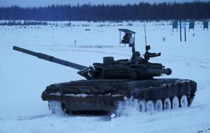 ВСУ в Луганской области захватили трофейные российские бронированные автомобили "Тигр", оружие, боекомплекты и танки, рассказал Гайдай