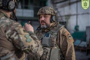 Кузик про Бахмут: Мабуть, з усіх локацій, на яких ми були, тут найважче працювати. Але ми потроху починаємо звикати до цього