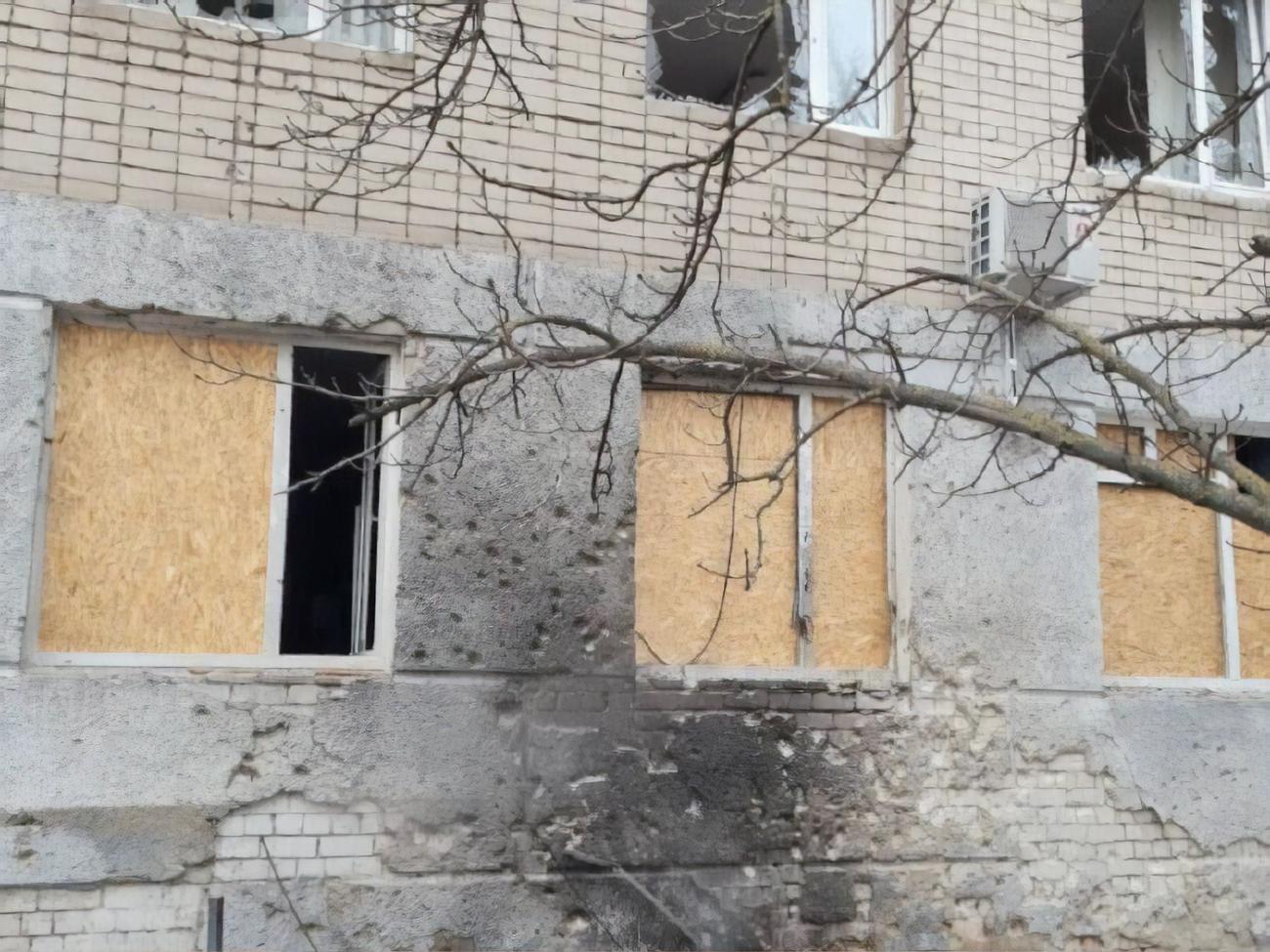 Противник открывал огонь из артиллерии, реактивных систем залпового огня, минометов и танков