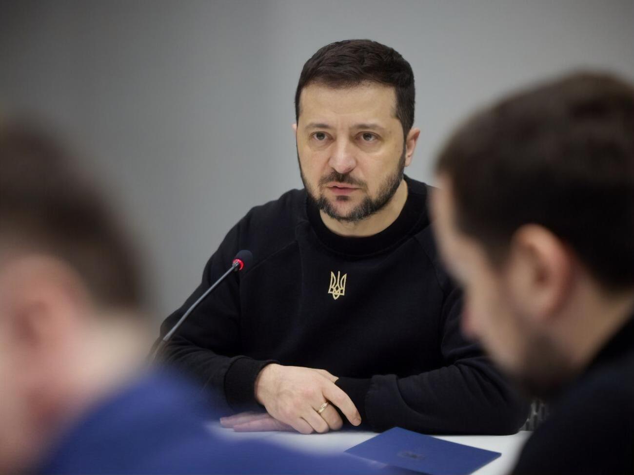 Зеленський: Підрозділи, що боронять Бахмут і Соледар, забезпечуватимуться боєприпасами й усім необхідним оперативно та безперебійно