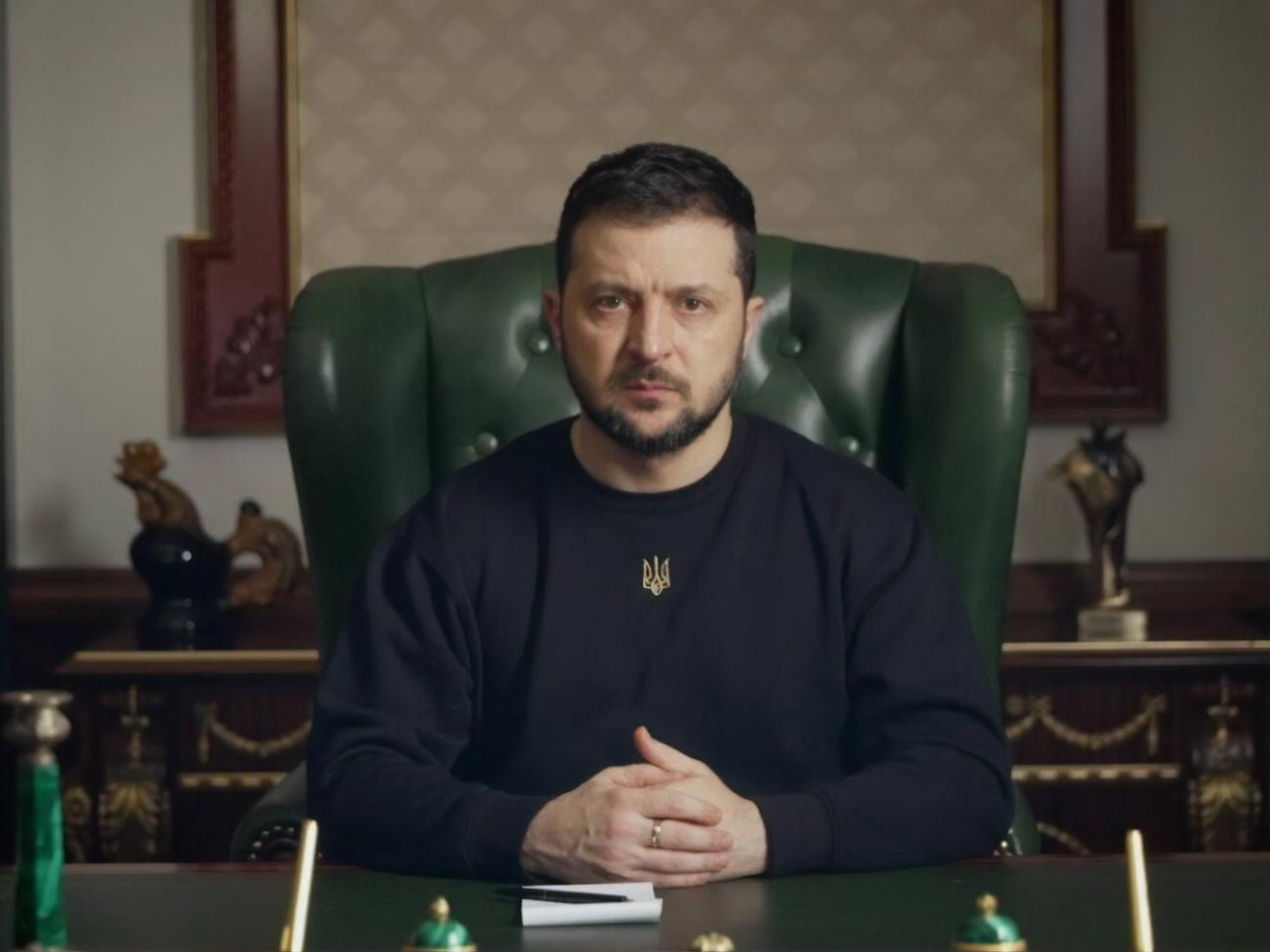 Зеленский:&nbsp;Я услышал уверенность в том, что обязательно придет день, когда украинский флаг будет абсолютно наравне со всеми флагами государств &ndash; членов Евросоюза. Латвия нам в этом будет помогать