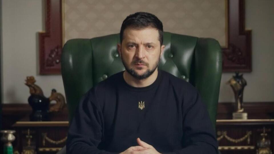 Зеленський: Я почув упевненість у тому, що обов'язково настане день, коли український прапор буде абсолютно нарівні з усіма прапорами держав – членів Євросоюзу. Латвія нам у цьому допомагатиме