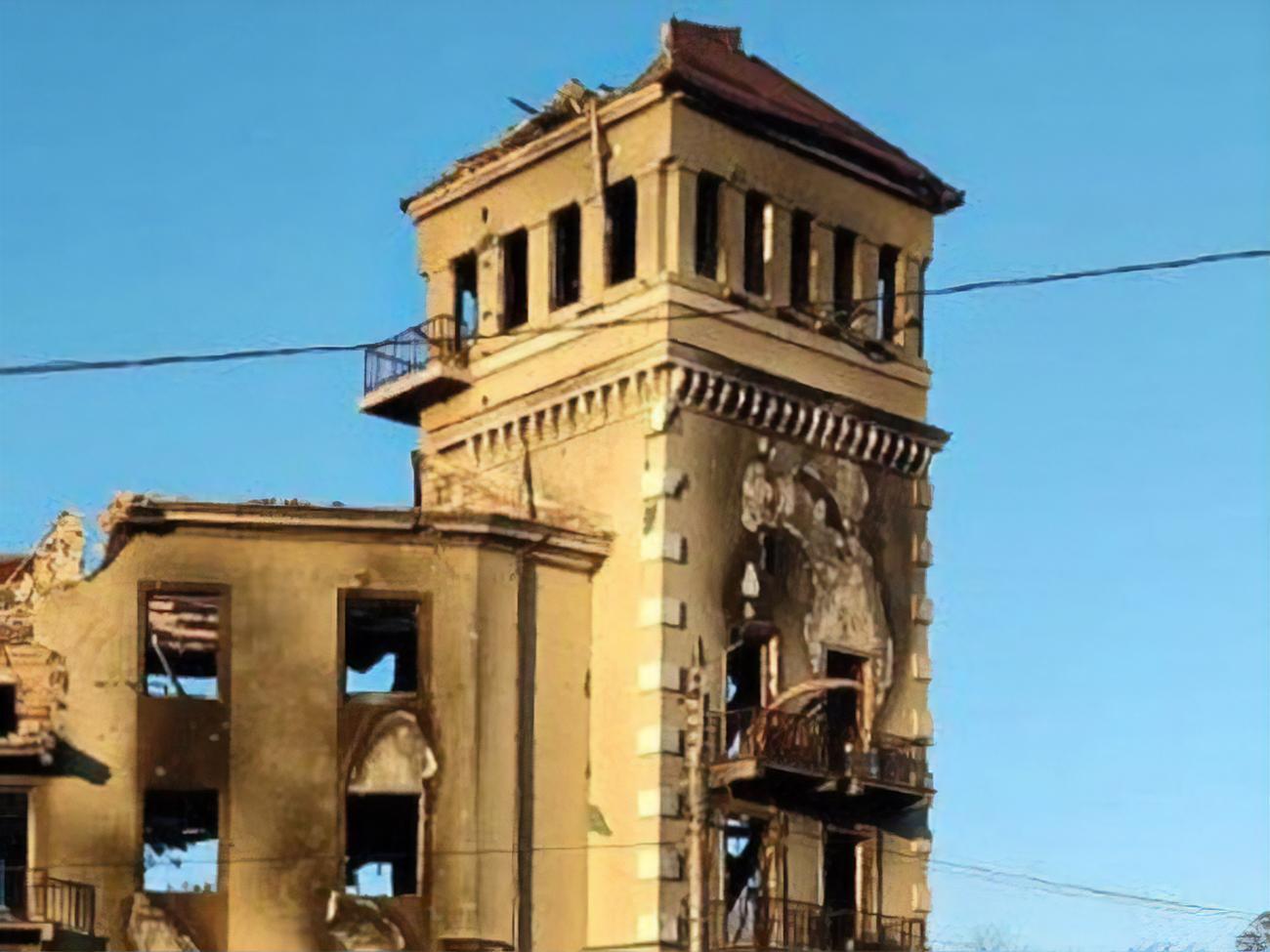 Окупанти знесли Будинок із годинником