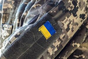 Украинские военные продолжают держать оборону в Соледаре