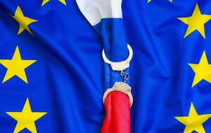 Новые санкции против РФ хотят принять до 24 февраля