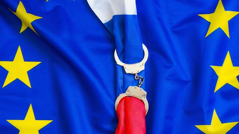 Новые санкции против РФ хотят принять до 24 февраля