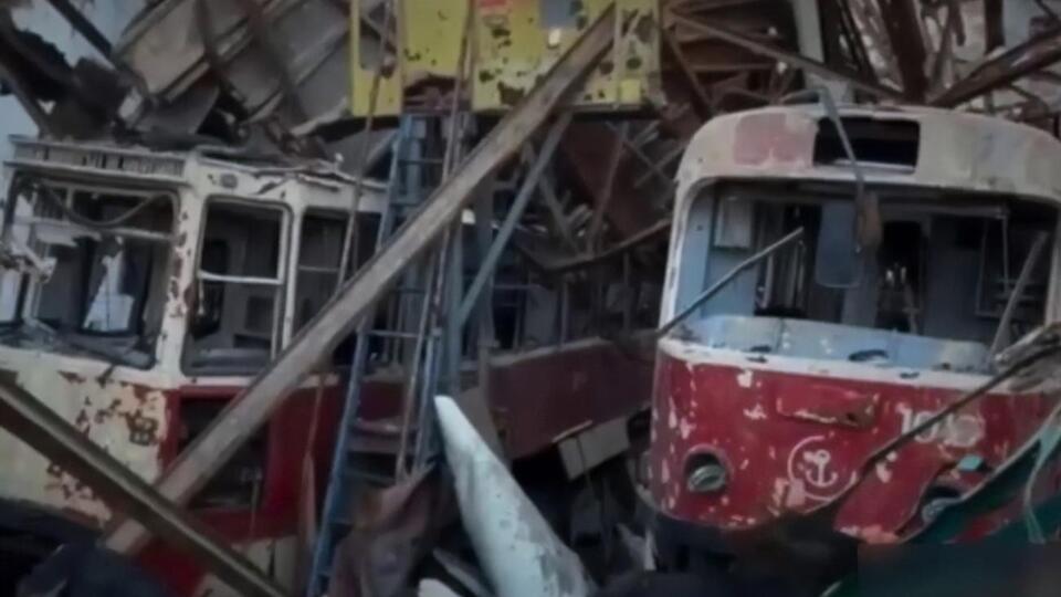 Окупанти знищили у Маріуполі більшість громадського транспорту, кажуть у міськраді