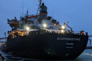 "Зерновий коридор" продовжує роботу, але черга на інспекцію у Босфорі зростає
