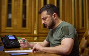 Зеленский (на фото) поздравил Раму с 30-летием дипотношений между Украиной и Албанией