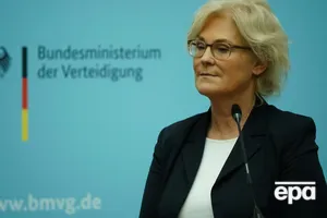 Ламбрехт обіймає посаду міністра оборони Німеччини з 2021 року