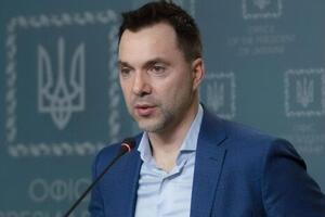 Арестович назвав країни, які, користуючись ситуацією, в якій опинилася Росія внаслідок розв'язаної нею війни і подальших санкцій, заробили на ній