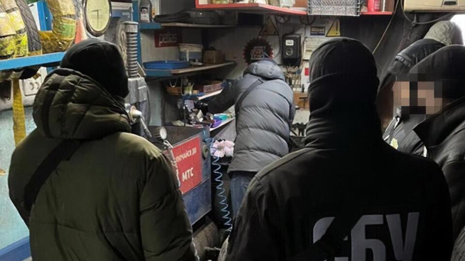 СБУ провела 17 обшуків у фігурантів