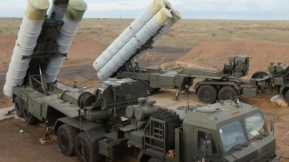 Утром 14 января РФ выпустила по Киеву ракеты типа С-300 или С-400