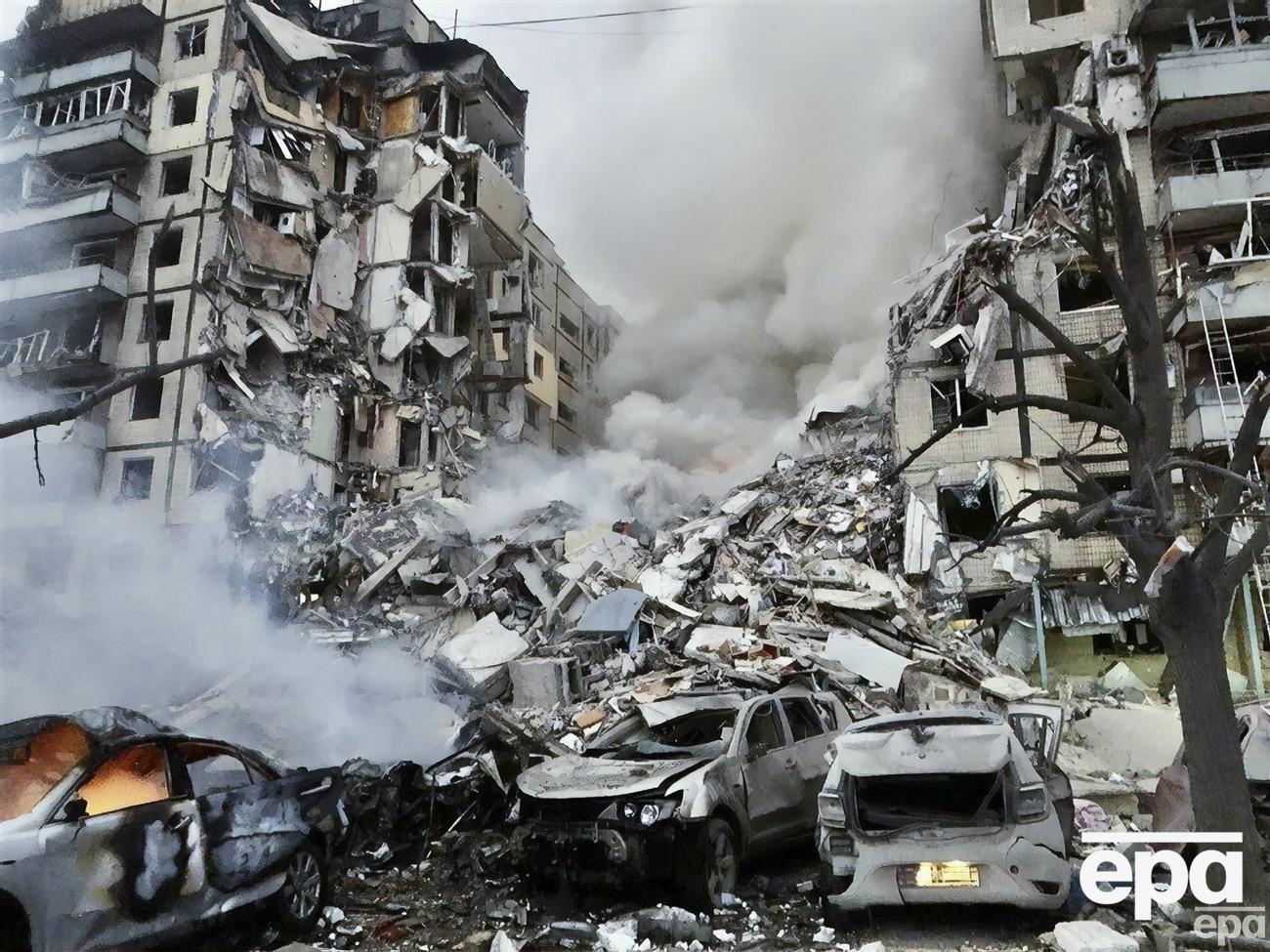 14 января в Днепре российская ракета оккупантов разрушила девятиэтажный жилой дом