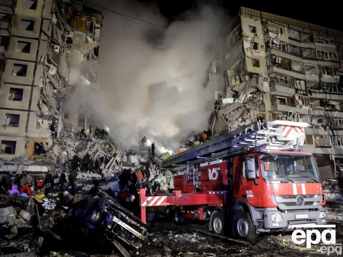 На місці обвалення продовжують пошуки людей