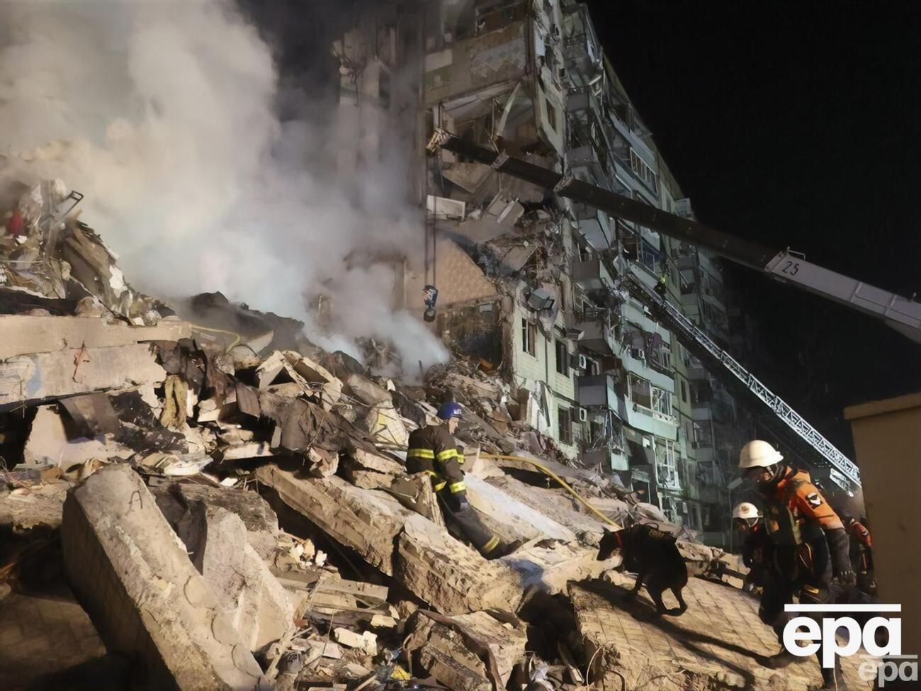 Унаслідок ракетного удару по Дніпру обвалився під'їзд житлового багатоквартирного багатоповерхового будинку