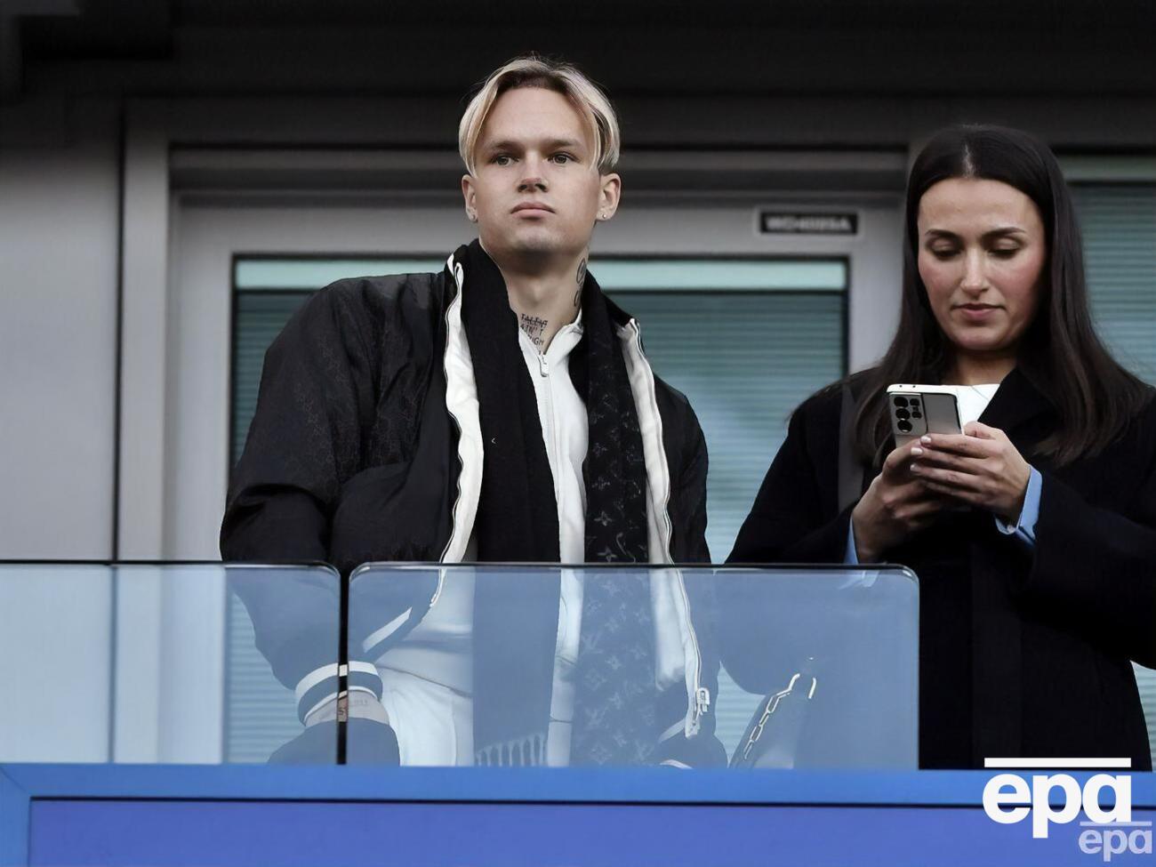 Мудрик уже в Лондоне