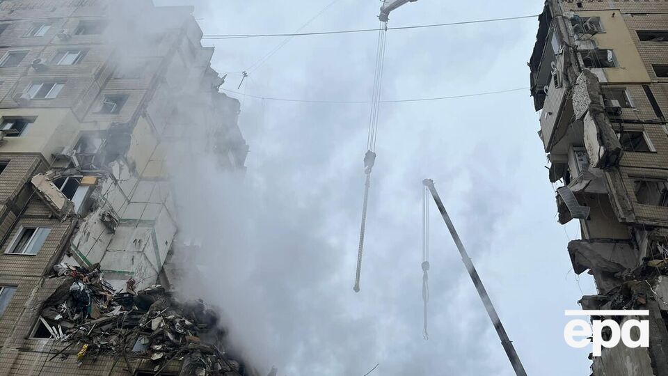 По житловому будинку у Дніпрі окупанти попередньо вдарили ракетою Х-22, зазначили в ОГПУ