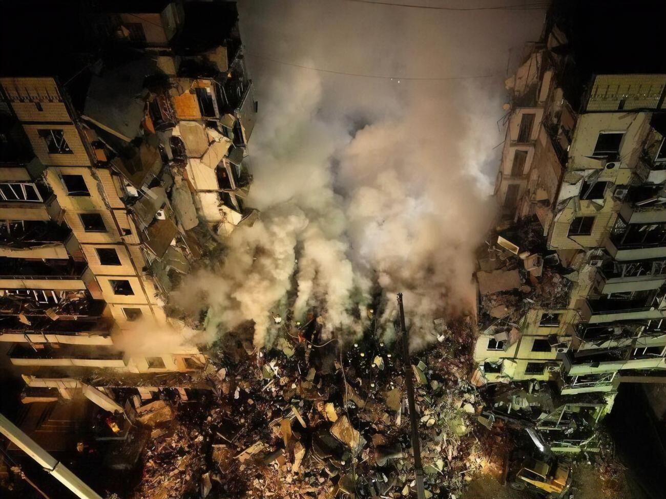 Завалы разбирают круглосуточно