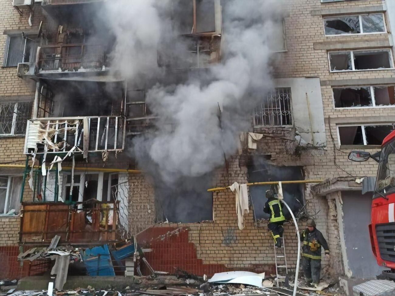 Россияне вновь обстреляли жилые кварталы Херсона