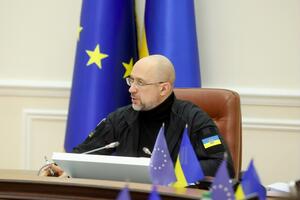Перший транш макрофіну від ЄС допоможе Україні підтримувати макроекономічну стабільність, зазначив Шмигаль