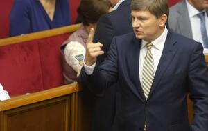 За даними ЗМІ, Герасимов володіє віллою в Іспанії на узбережжі Середземного моря, але не задекларував її