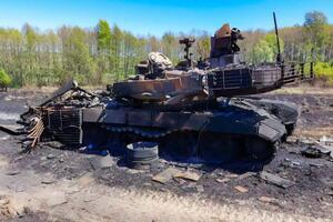 Танк Т-90М из России сгорел "где-то в Луганской области", отметил стратком ВСУ