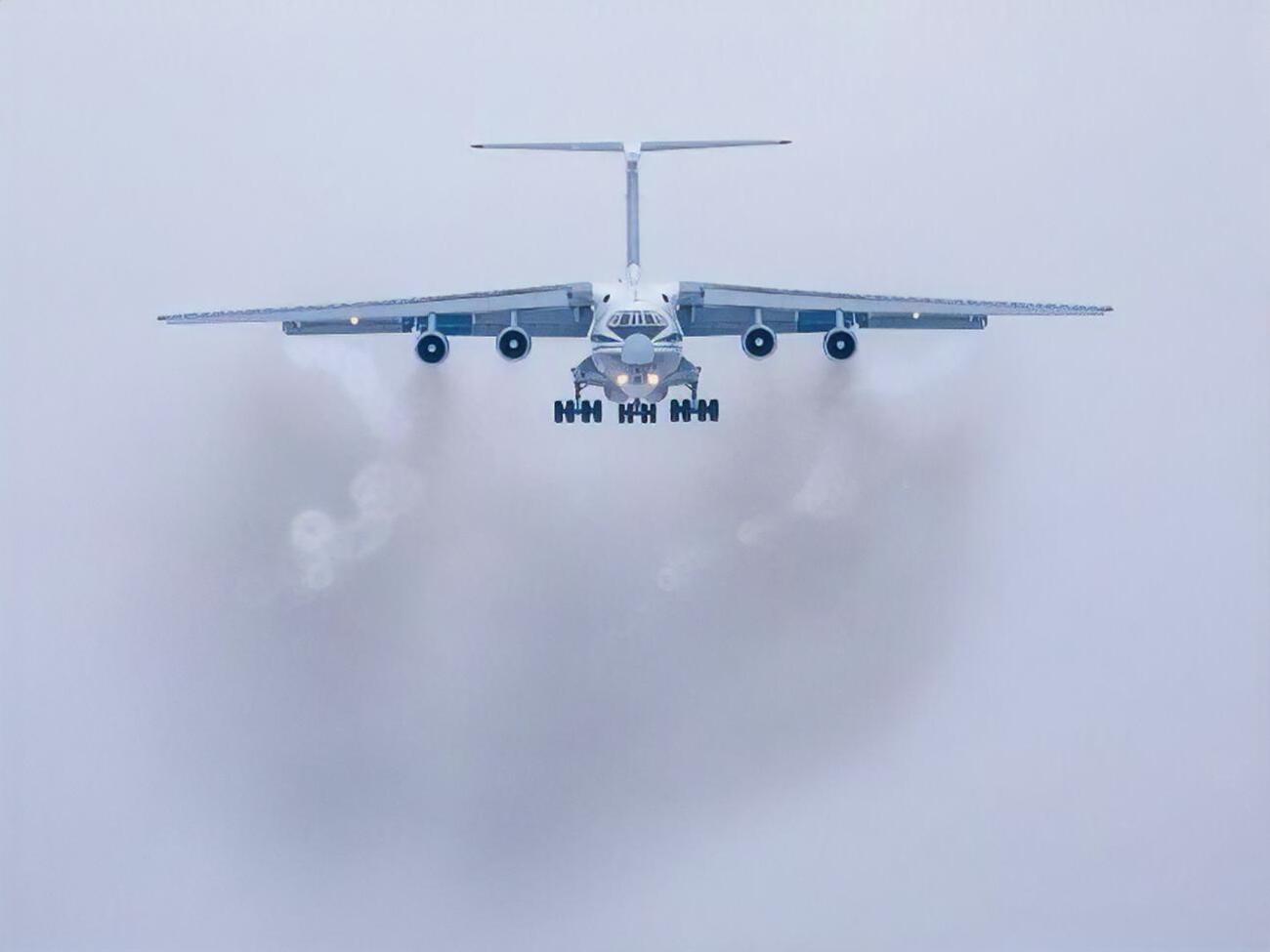 Пролететь просто так в Киев и высадить десант из Ил-76 "не удастся никоим образом", заверил Игнат