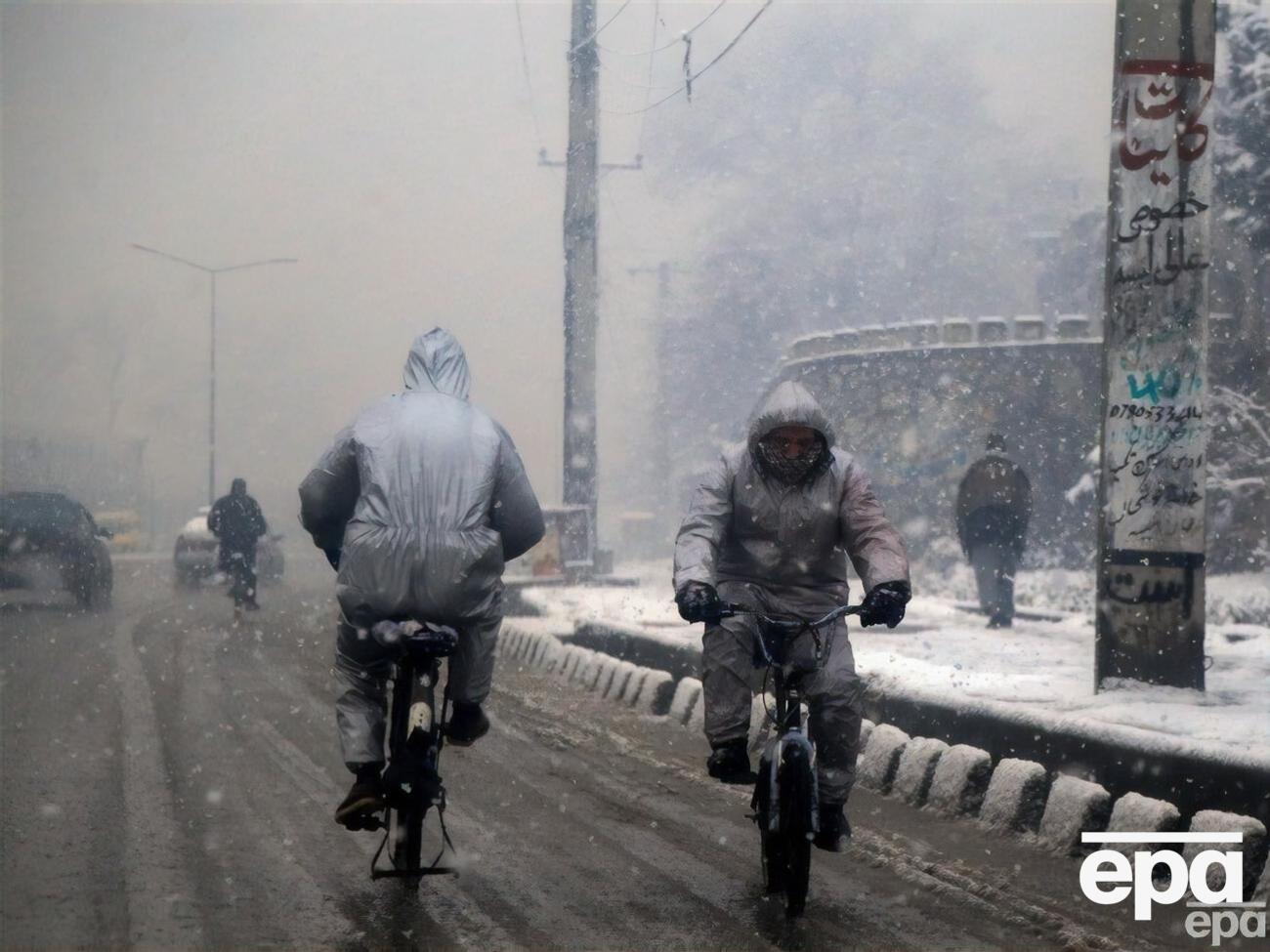 В Кабуле выпал снег