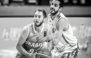 Отверченко (слева) умер в возрасте 33 лет