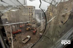 За останніми даними, унаслідок ракетного удару РФ, загинуло щонайменше 40 людей, які жили в цьому будинку