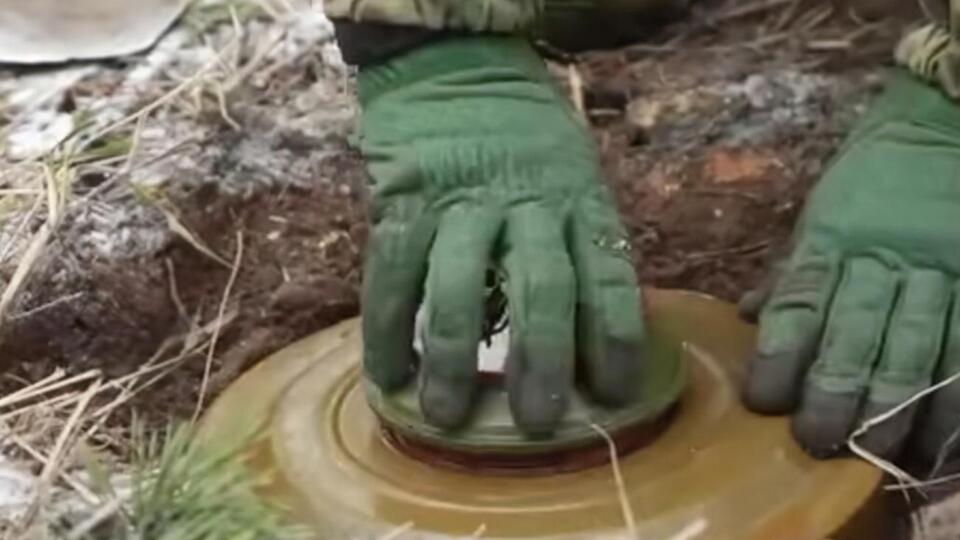 Захисники мінують місцевість, де окупанти можуть спробувати зайти на територію України