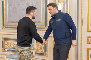 Османи (справа) 16 января в Киеве провел встречу с Зеленским