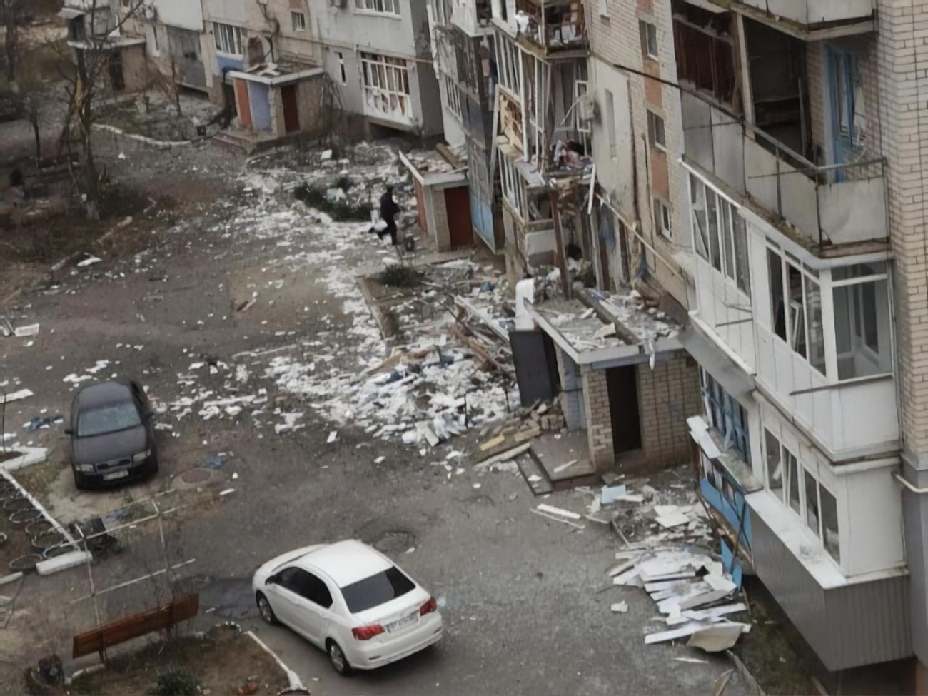 В результате обстрела повреждены жилые дома