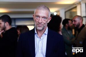 Кассель родился в 1966 году в Париже