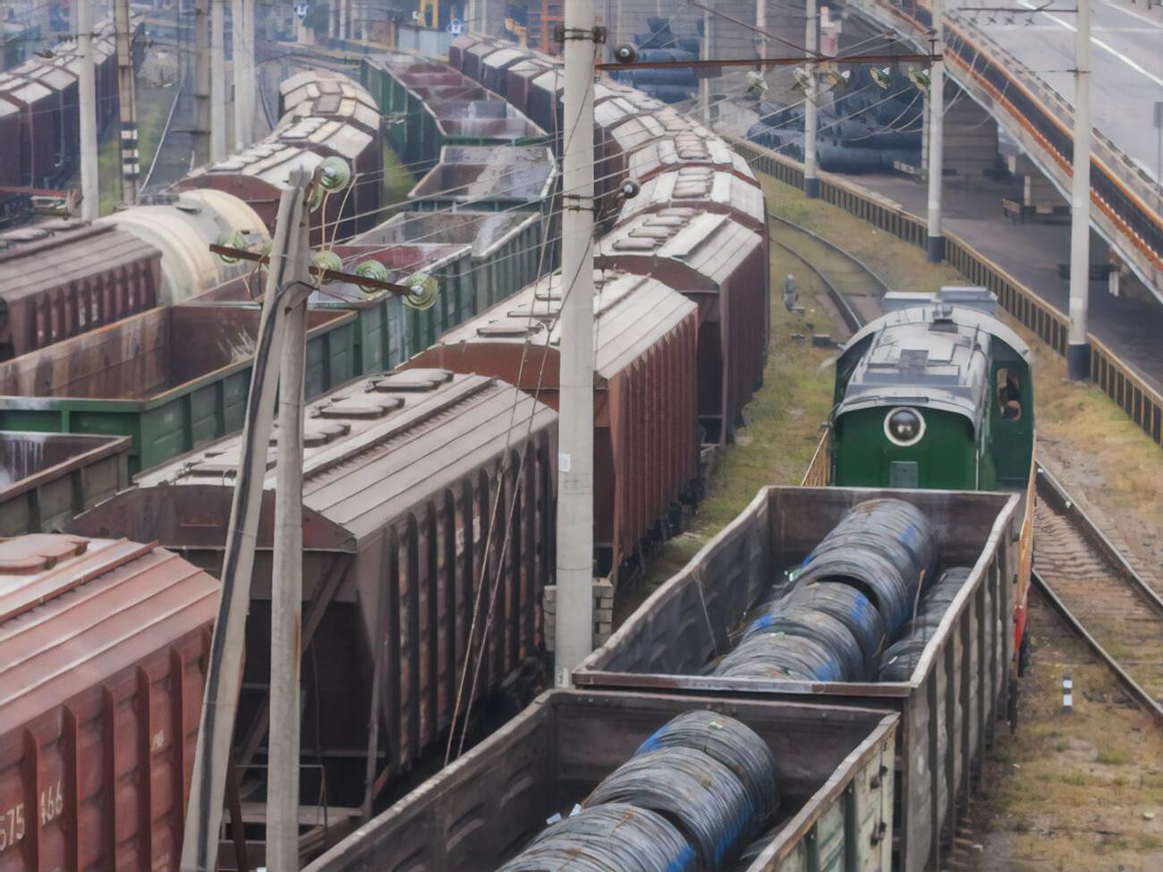 Тарифи "Укрзалізниці" на перевезення вантажів зросли торік на 70%, зазначив директор "Укрметалургпрому"