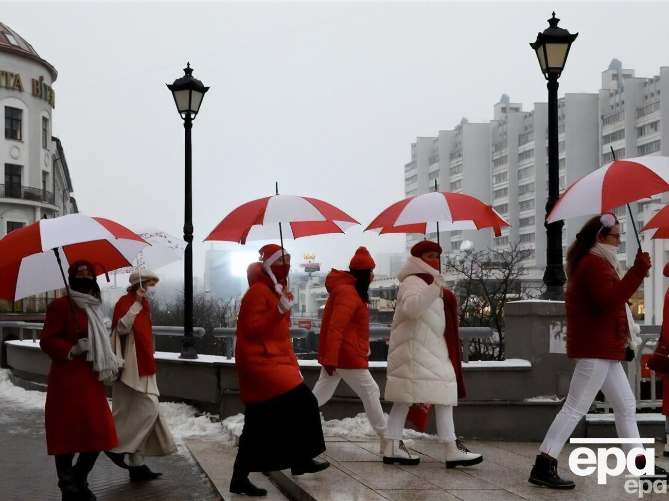 Всего Госдеп США ввел визовые ограничения в отношении 322 человек за подрыв демократии в Беларуси