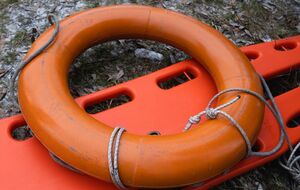 Ребенок, которого достали спасатели, не выжил, отметили в ГСЧС