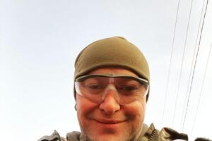 В августе Хлывнюк сообщил, что стал пилотом ударного дрона