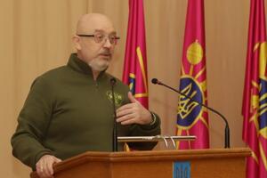 По словам Резникова, обычно подготовка к управлению комплексами Patriot составляет 10 месяцев