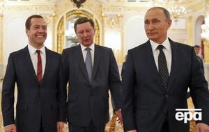 По информации журналиста, перед выборами 2008 года Путин выбирал себе преемника между Медведевым и Ивановым