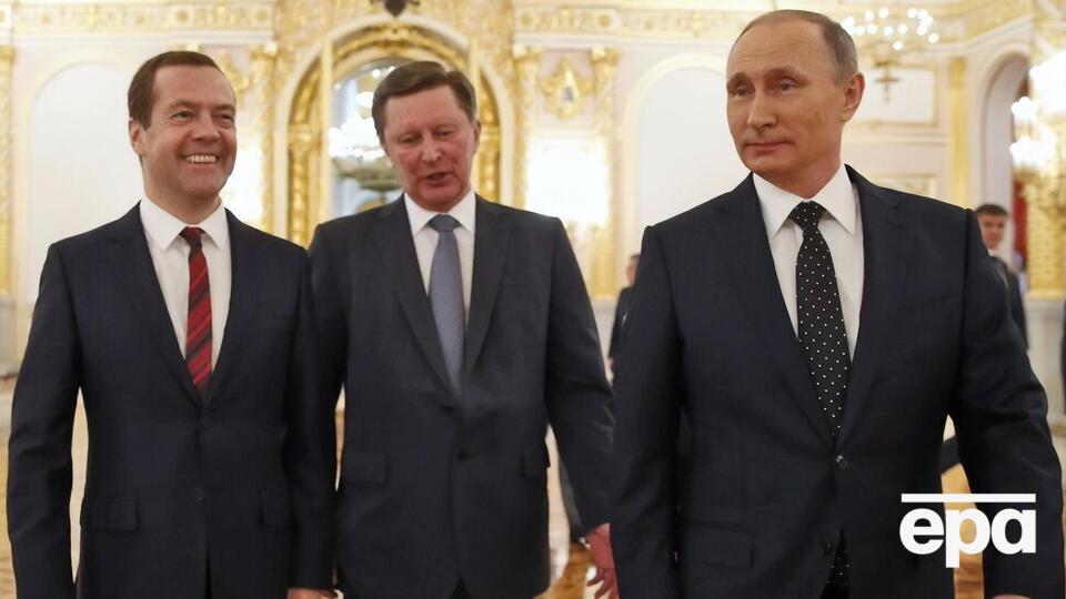 По информации журналиста, перед выборами 2008 года Путин выбирал себе преемника между Медведевым и Ивановым