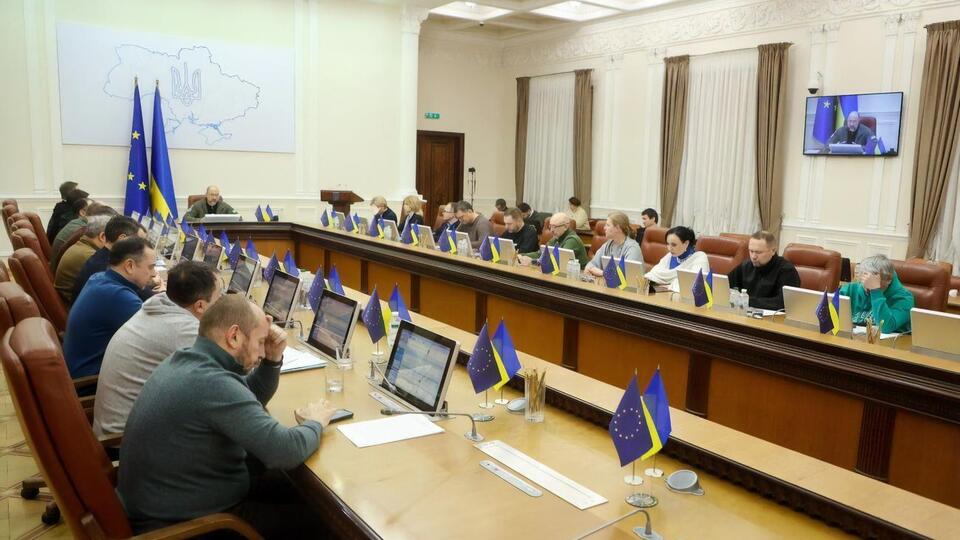 Внеочередное заседание правительства Украины состоится "в районе 15.00" 18 января, отметили в МВД