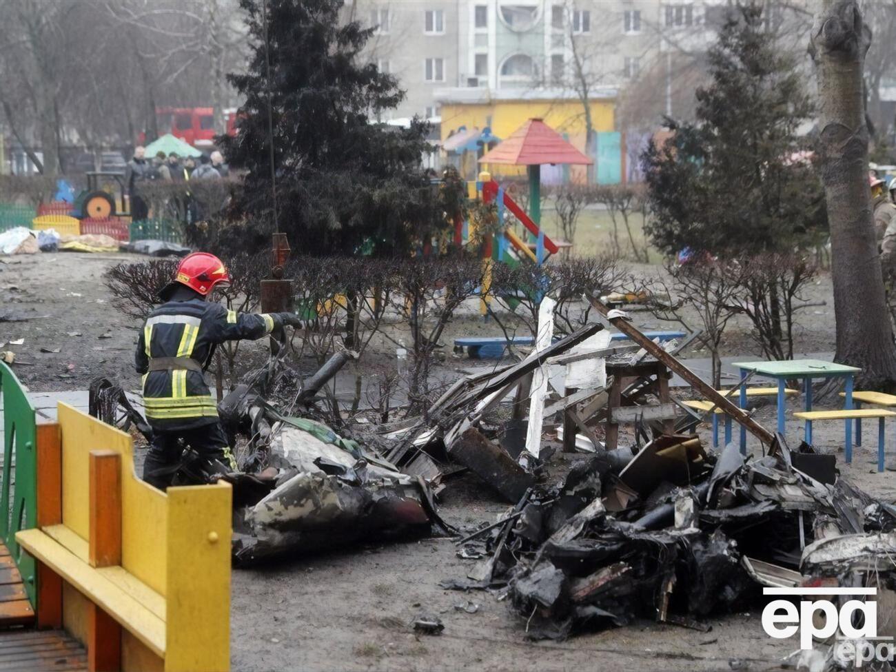 У Броварах вертоліт упав біля дитсадка, загинуло керівництво МВС. Фоторепортаж