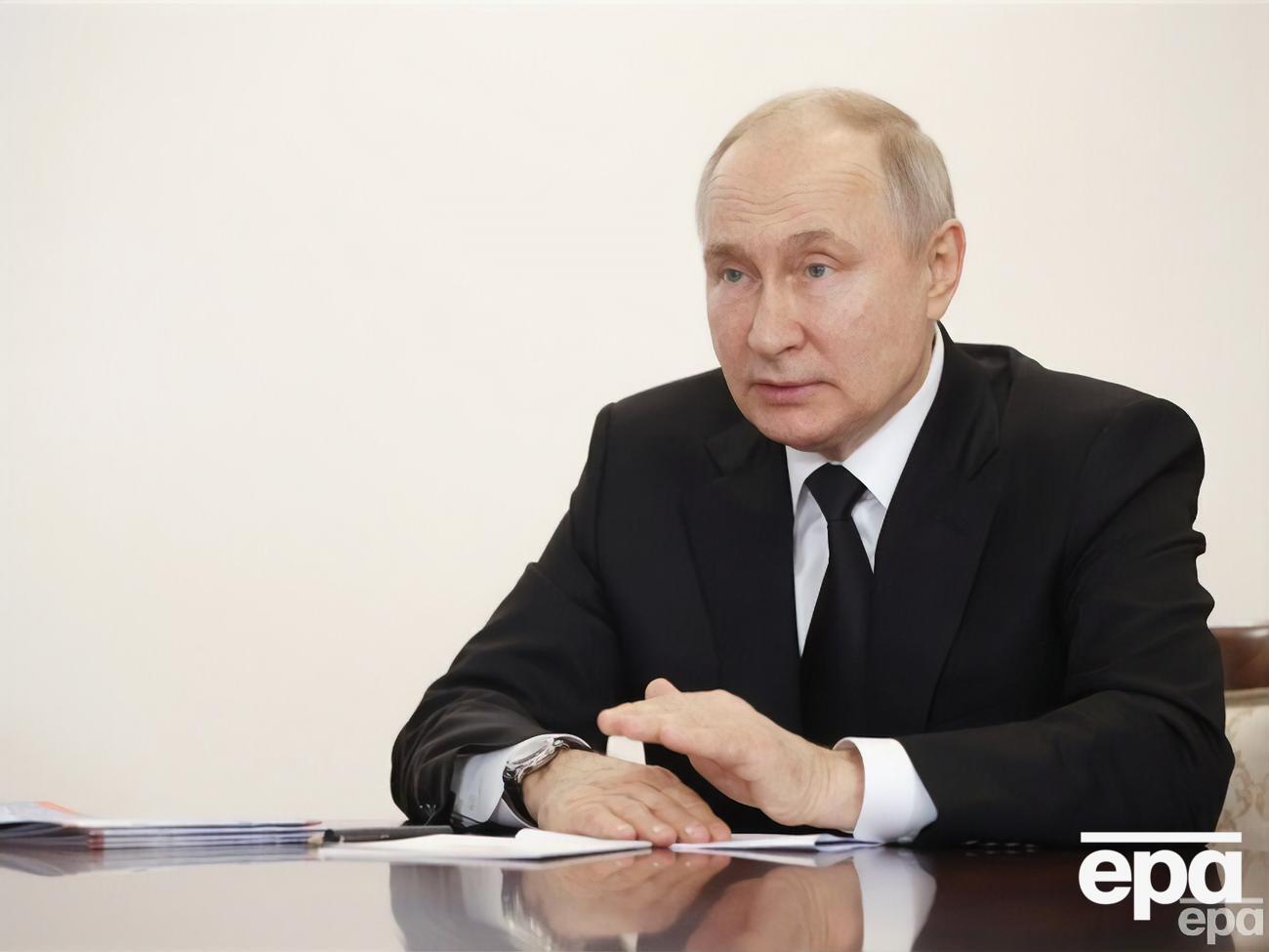 По утверждению Путина, "Россия примирилась" с тем, что Крым и Донбасс являются частью Украины, но "не могла не отреагировать" на происходящее там