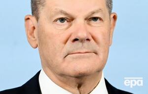 Україна терміново потребує військової допомоги й важкого озброєння, наголосили євродепутати, звертаючись до Шольца
