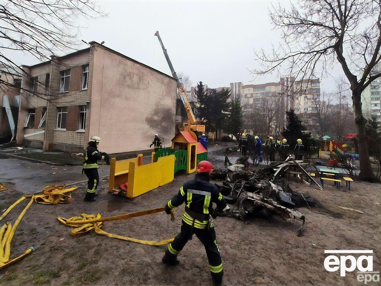 Вертолет рухнул возле детского сада